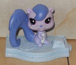 2015 Mcdonalds Happy Meal Toy Littlest Pet Shop #5 Carla Decourant - $4.90