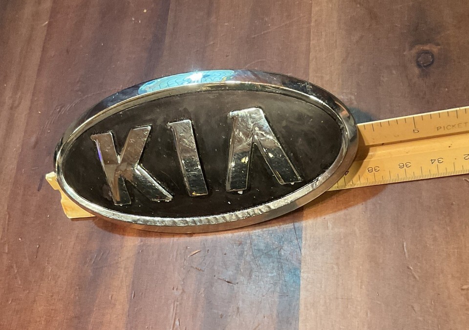 2005-2010 KIA Logo Grill Emblem Front Badge 4.5 X2.25” OEM KIA Part# 86318-2G000 Item image 3
