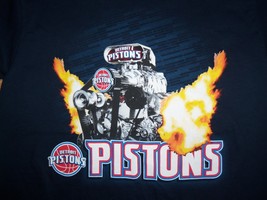 NBA Detroit Pistons Michigan Basketball Team Navy Blue Graphic Print T Shirt S - £14.98 GBP
