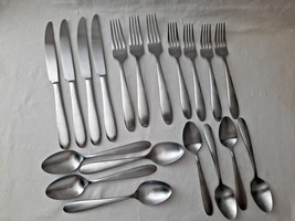Oneida 19 Piece Set Lot Stainless Flatware ~ Eve ~ Salad Fork Spoon Knife Fork - £35.05 GBP