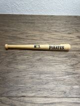 MLB Pittsburgh Pirates Miniature Souvenir Baseball Bat KG JD - $9.89