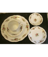 Traditions Fine China Johann Haviland Moss Rose 5 Piece Place Setting - £21.00 GBP