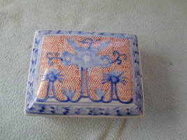 Hand Painted Chinese Porcelain Box Marked Xiang Gang Jia Gong 1960s to 1970s. - £9.88 GBP