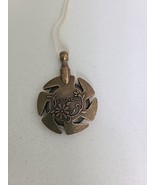 Clover Thread Cutter Pendant Antique Gold Color Sewing Needlepoint Embro... - €7,67 EUR