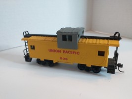 Bachmann: Union Pacific UP #206 Wide-Vision Caboose, Yellow, Vintage HO ... - £9.48 GBP