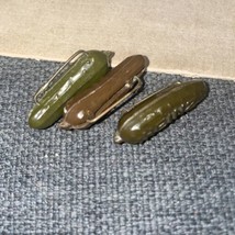 3/Vintage Heinz Green Pickle Pin Safety Pin Advertising 1 1/4&quot; Plastic - £3.91 GBP