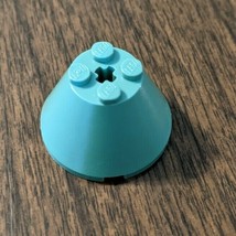 Lego 1x 3943b Sand Green Cone 4 x 4 x 2 with Axle Hole 4709 - €0,86 EUR