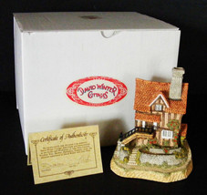 LACE MAKERS COTTAGE - David Winter Cottages from The Midlands Collection © 1987 - £31.50 GBP