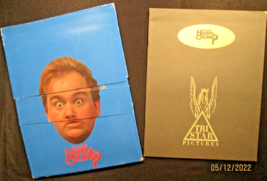 JOHN CANDY: (WHO,S HARRY CRUMB) ORIG,1989 MOVIE PRESSKIT - $197.99