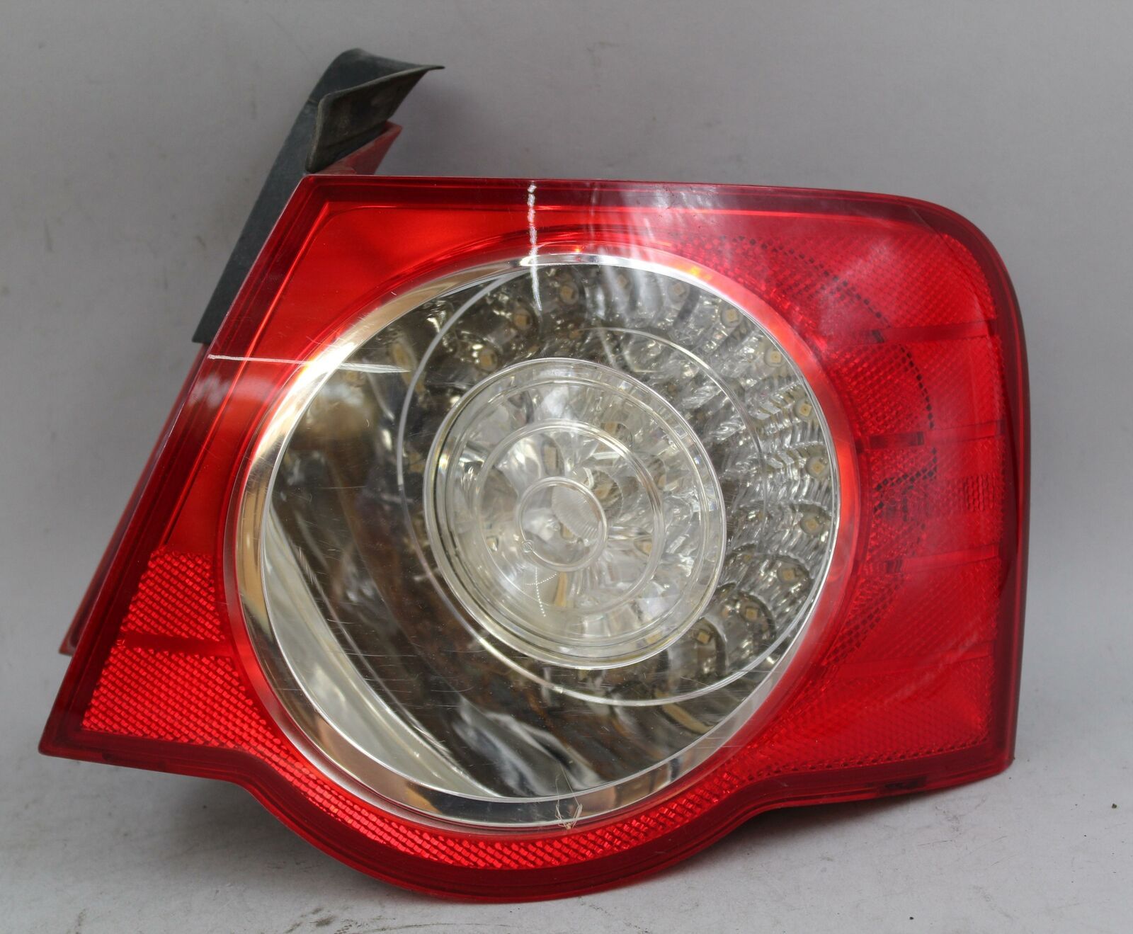 06 07 08 09 10 VOLKSWAGEN PASSAT RIGHT PASSENGER SIDE TAIL LIGHT OEM - $49.49