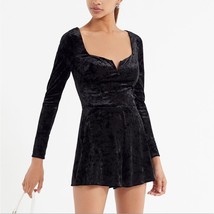 URBAN OUTFITTERS Black Crushed Velvet V-Notch Long Sleeve Romper Size Small - $469.27 MXN
