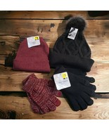 Womrns size beanies and gloves - $380.79 MXN