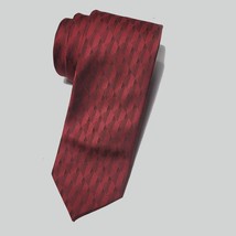 Van Heusen men slim tie red 57&quot; long 2.75&quot; wide polyester new - $5.40