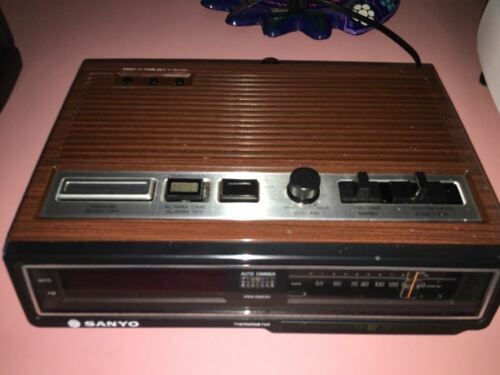 SANYO Radio Réveil Numérique AM/FM Vintage Original RM 5800 - $226.87