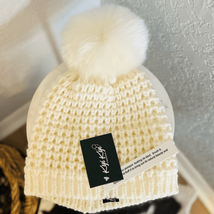 KYI KYI Faux Fur Pompom Classic Wool Beanie Hat, Ivory, One Size, NWT - £36.51 GBP