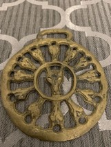 Antique Rare Horse Brass Made in the UK Circle Of Horse Heads Rustic Cottagecore - £15.32 GBP