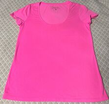 Lilly Pulitzer Scoopneck Stretch T-Shirt Hot Pink Short Sleeve Size M NWOT - $27.98
