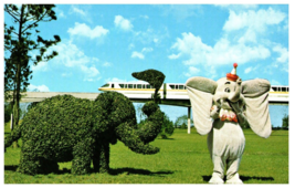 Dumbo Strolling Topiary Lane Walt Disney World Florida Postcard - £8.72 GBP