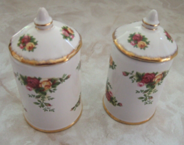 Htf Royal Albert Old Country Roses Pair Of Spice Jars w/ Lids Bone China 4.5&quot; H - £43.16 GBP