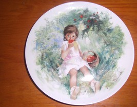 1978 Limoges MARIE ANGE Paul Durant  Girl Eating Apples  Limited Edition Plate - £11.30 GBP