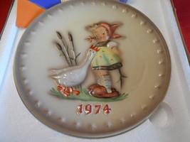 Great Collectible NIB M.J. Humme -Goebel Collector Plate - 1974-FREE POS... - £14.26 GBP