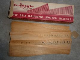 Vintage HO Scale Lot of 6 Tru Scale LH Switch Block Roadbed Sections 14.... - $23.76