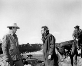 The Cowboys John Wayne with cattle faces off against Bruce Dern 4x6 photo - £4.77 GBP