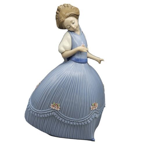 Vintage Lladro Daisa 1981 Woman With Blue Dress Flowers Spain. One petal missing - $246.51