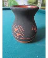SWALLOW SIOUX AMERICAN INDIAN POTTERY VESSEL, RED CLAY [SW2] - £58.25 GBP
