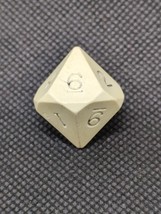 Vintage Gamescience Light Yellow D10 Dice - $645.15 MXN
