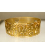 Vintage Costume Jewelry Pierced Engraved Clover Leaf Brass Bangle Bracelet - £15.68 GBP