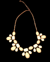 VTG Two Tone Cream Colored Plastic Bead Bib Choker Necklace Gold Tone Ab... - £9.26 GBP