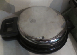 Vintage Toastmaster Waffle Iron Maker Model 245 Chrome Silver Nonstick Working - $23.36