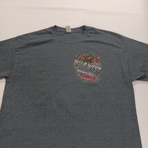 Gildan Ultra Cotton WILD WEST SHOOTOUT Mens Green Graphic T-Shirt Long Sleeve XL image 12