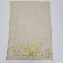 Vintage Applique Table Runner 16x11 Inch Yellow Beige - $14.00 Vintage Applique Table Runner 16x11 Inch Yellow Beige - $14.00