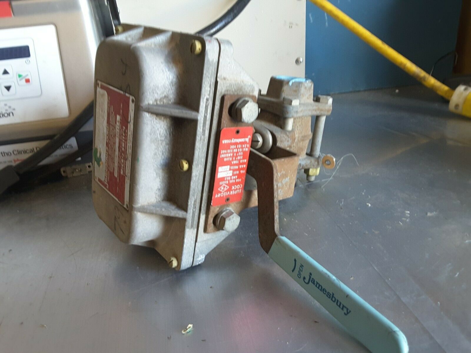 Jamesbury  Supervisory FUEL GASES OIL Cock Microswitch 32ex4b  1051 34a2... - $96.48