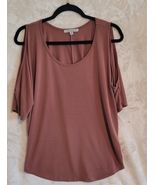 Green Envelope Los Angeles Cold Shoulder Top Casual Short Sleeve Women S... - $9.49