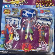 JARU Radical Sky Riders Xtreme Divers w/ Parachutes Figures - £7.65 GBP