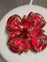 Vintage 3D Red Rhinestone Flower Goldtone Pin Brooch - £7.58 GBP