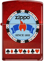 Gentleman&#39;s Bet Poker Chip on Candy Apple Red Zippo Lighter - €24,38 EUR