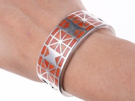 6.25&quot; Vintage Zuni Coral flush inlay silver bracelet - £708.26 GBP