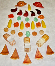 VINTAGE LOT OF 35 CHILD’S DOLLHOUSE MINIATURE KITCHEN FOOD PLAYSET - FOO... - $4.95
