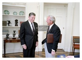 President Ronald Reagan And Arnold Palmer Metting In Oval Office 1983 5X7 Photo - £6.66 GBP