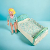 Fisher Price Loving Family 1990s Dollhouse Woman Mother Doll Double Bed READ - £16.66 GBP