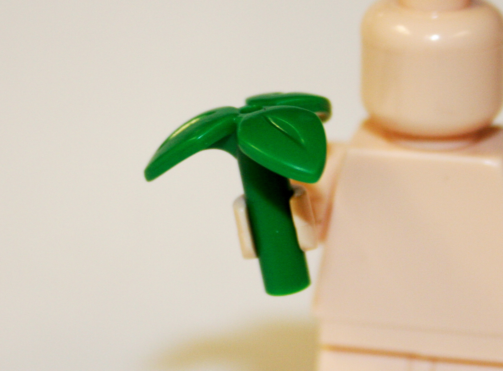 MZ Green Plant Leaves Plant Piece Action Minifigures - $1.85