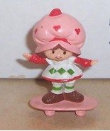1981 Kenner Miniature PVC figure Strawberry Shortcake On Skateboard SSC - $20.86 CAD