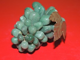 Green Aventurine Stone Grapes 2.75&quot; ornament 105g w silver inclusions vintage - £37.43 GBP