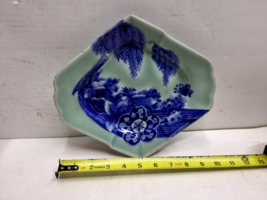 Vintage Japanese blue and green diamond shaped plate chipped - $3,404.20 MXN
