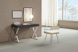 47 X 22 X 29 Grey Stainless Steel Desk - $20,375.74 MXN