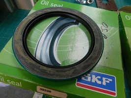 New SKF / CR 39320 Oil Seals 4.00&quot; X 5.265&quot; X .425&quot; - $24.75